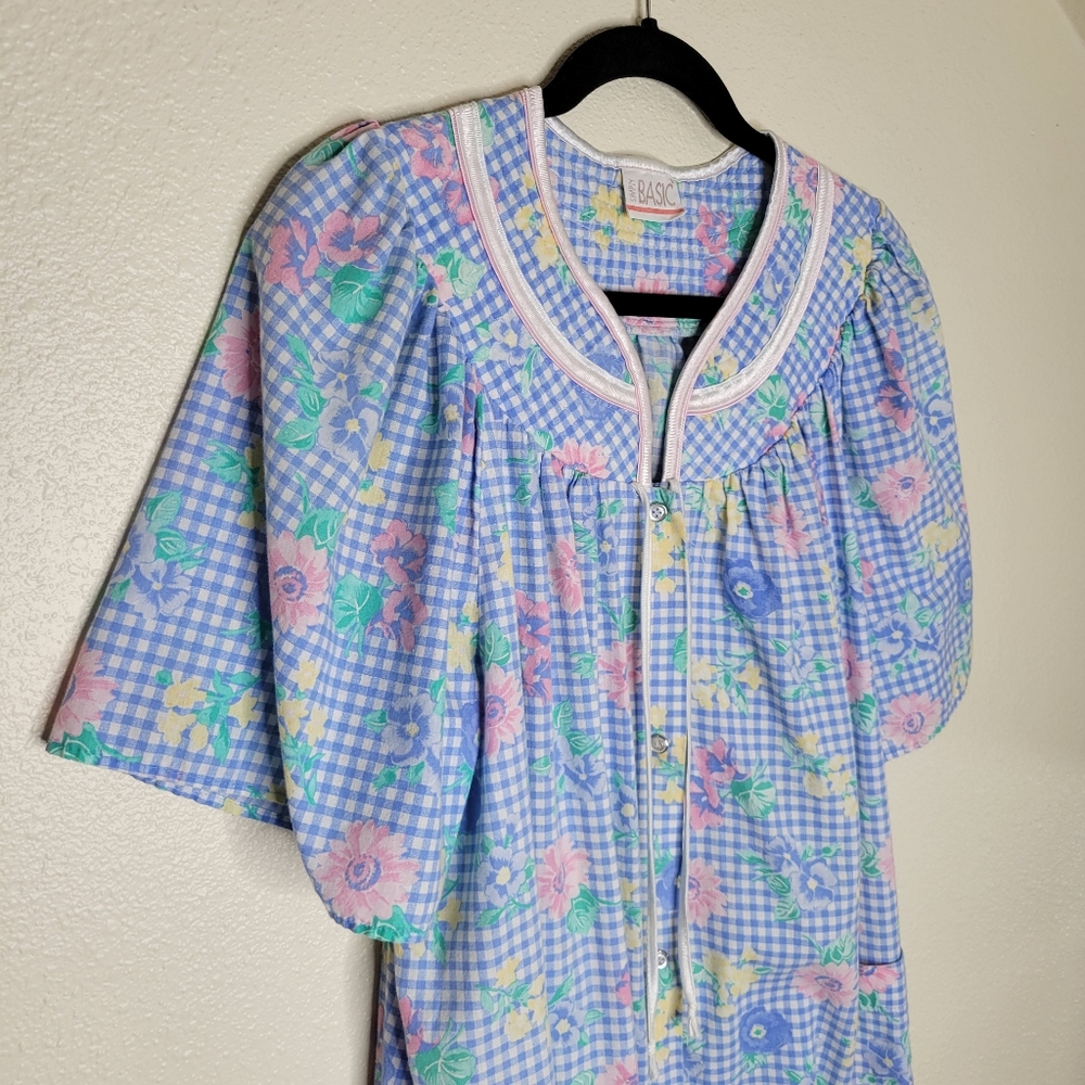Vintage Floral Robe - Picture 4 of 10